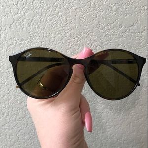 (Final price) Women’s Ray-Bans